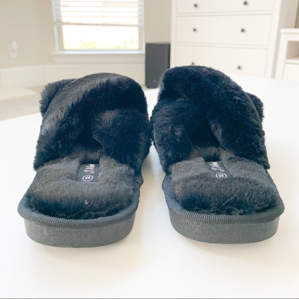 J. Mark Black Fluffy Slippers Mellow-04 - Picture 5 of 8